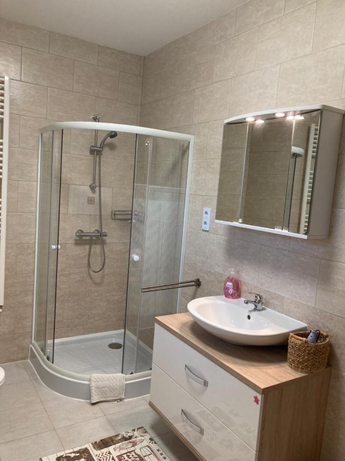 Balati Vendeghaz Apartment บาลาตอนมารีอาเฟือร์เดอ ภายนอก รูปภาพ